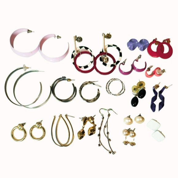 Vintage 90s Assorted Fashion Earrings Bundle 21 Pairs - Hoops Studs & Dangles - Picture 1 of 3